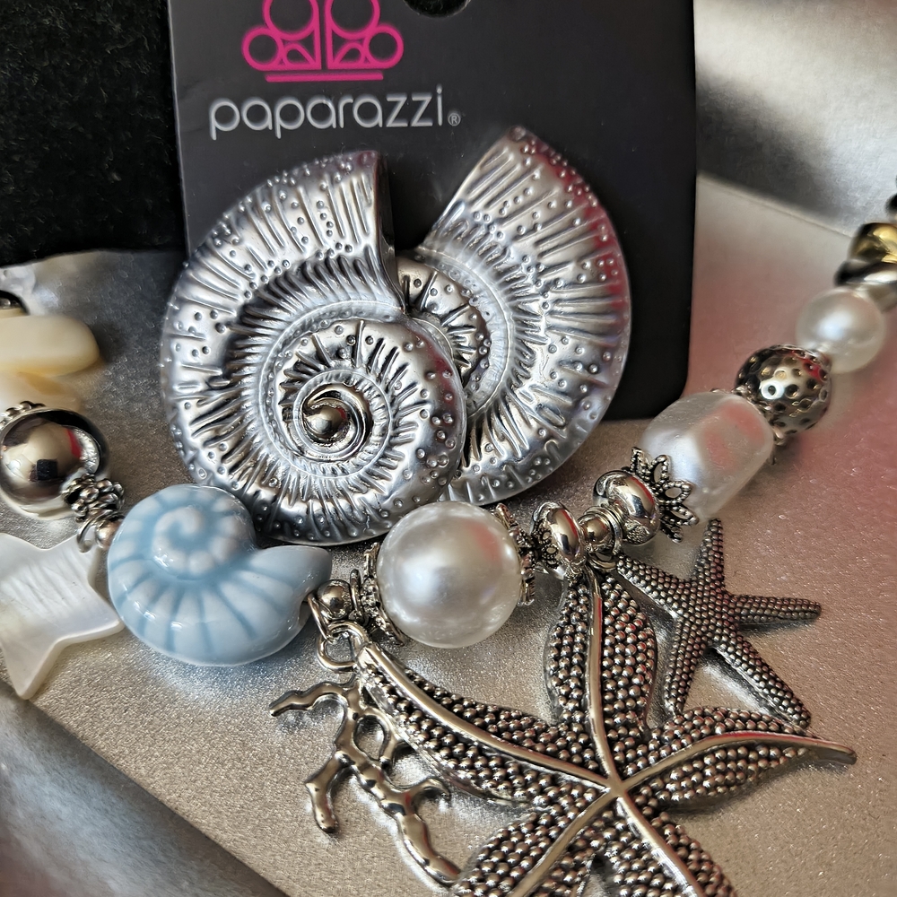 3 Pc Silver and Blue Beach Scape Charm Necklace X2 Earrings - Picture 14 of 14
